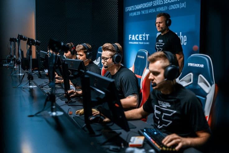 Esports team practicing